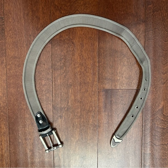 Women’s Silver Toned Mesh and Black Leather Belt, Size Small - Picture 3 of 16